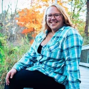 Meet your Posher, Chloe